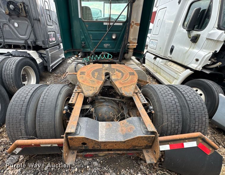 image for item DH9779 2009 Mack CXU612 semi truck