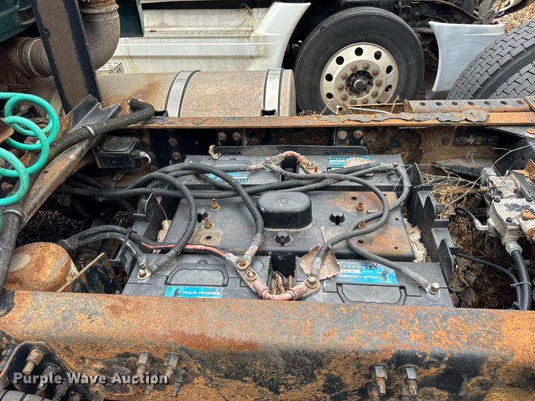 image for item DH9779 2009 Mack CXU612 semi truck