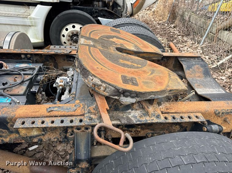 image for item DH9779 2009 Mack CXU612 semi truck