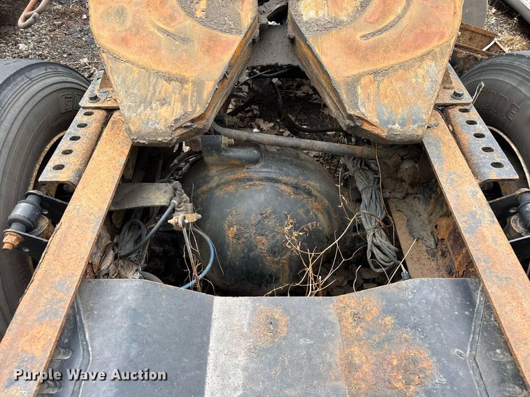 image for item DH9779 2009 Mack CXU612 semi truck