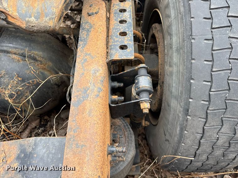 image for item DH9779 2009 Mack CXU612 semi truck