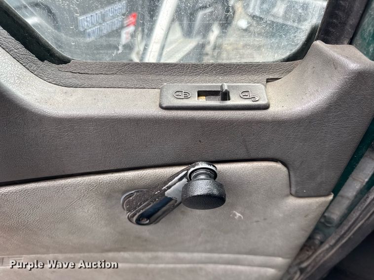 image for item DH9779 2009 Mack CXU612 semi truck