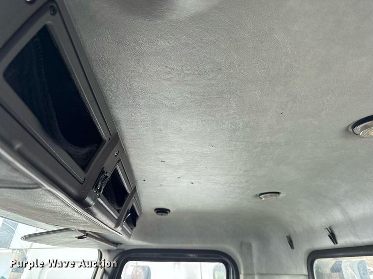 image for item DH9779 2009 Mack CXU612 semi truck