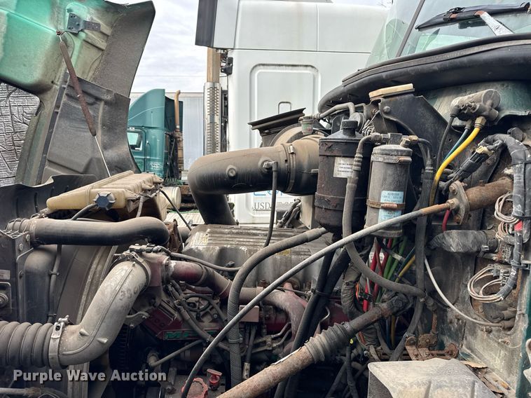 image for item DH9779 2009 Mack CXU612 semi truck