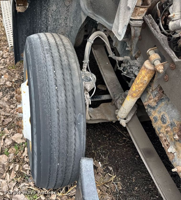 image for item DH9779 2009 Mack CXU612 semi truck