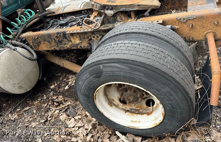 image for item DH9779 2009 Mack CXU612 semi truck