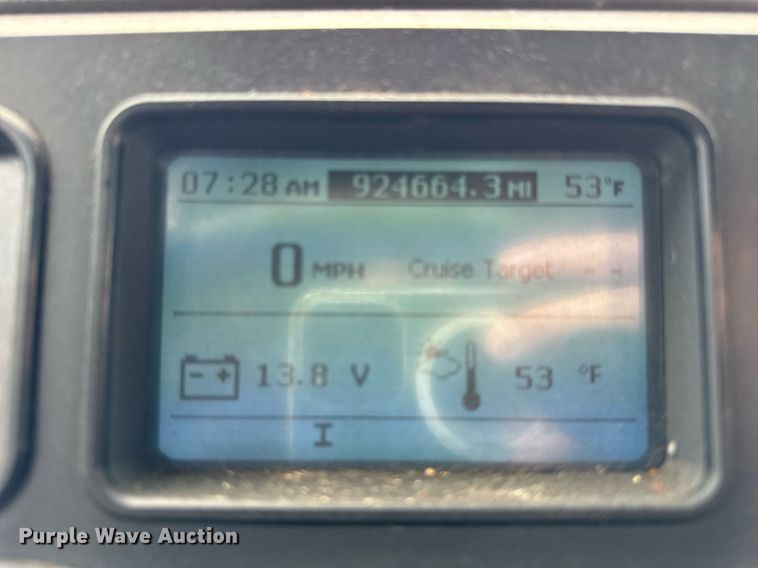 image for item DH9781 2013 Mack CXU612 semi truck