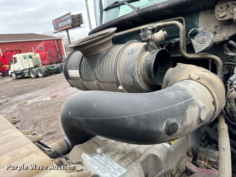 image for item DH9781 2013 Mack CXU612 semi truck