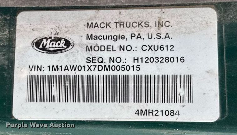 image for item DH9781 2013 Mack CXU612 semi truck