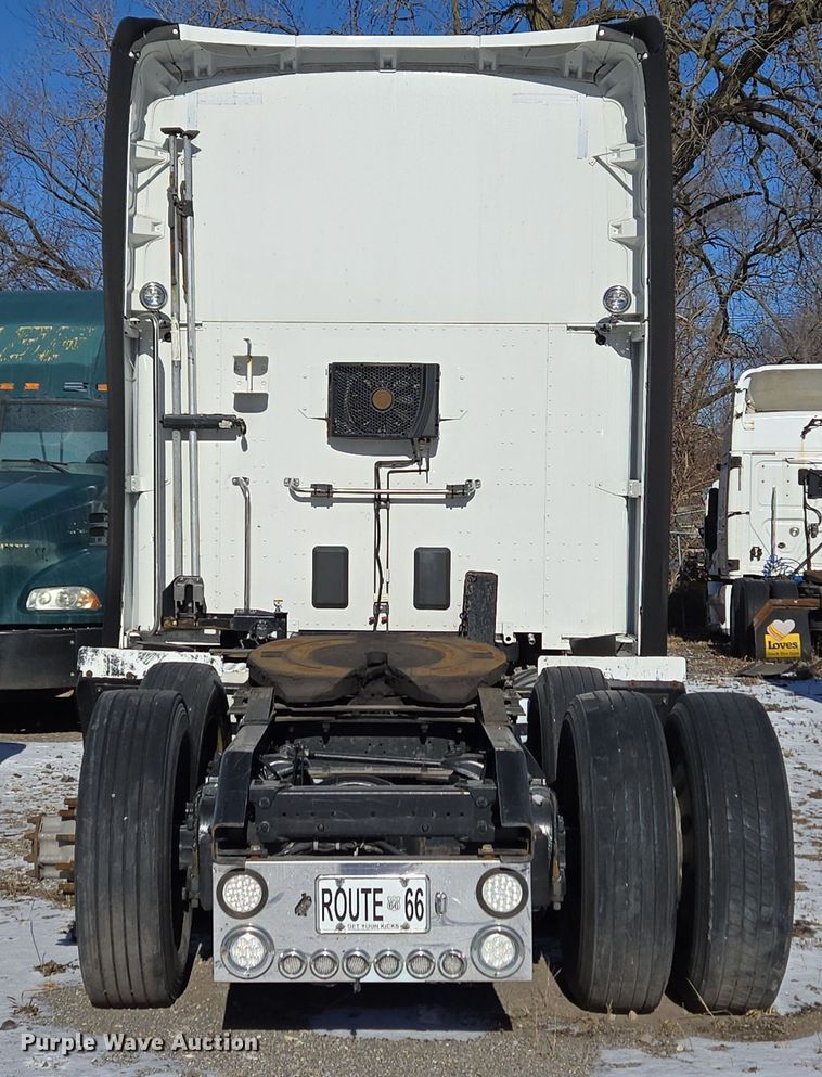 image for item DH9782 2017 Kenworth T680 semi truck