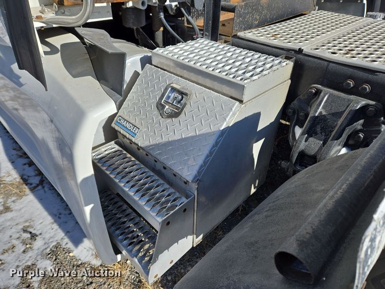 image for item DH9782 2017 Kenworth T680 semi truck