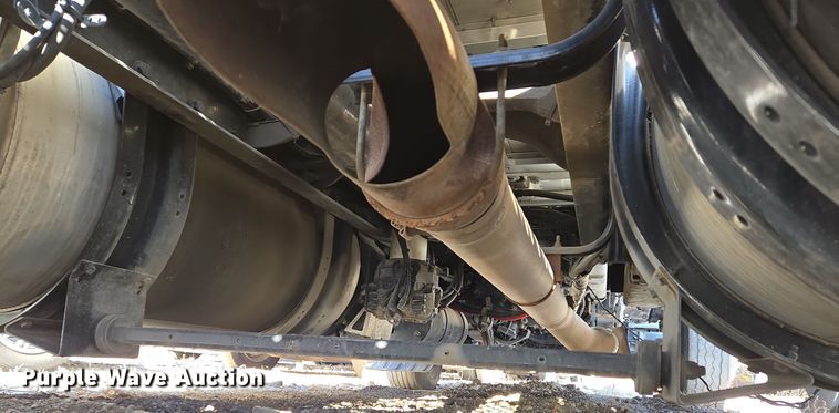 image for item DH9782 2017 Kenworth T680 semi truck