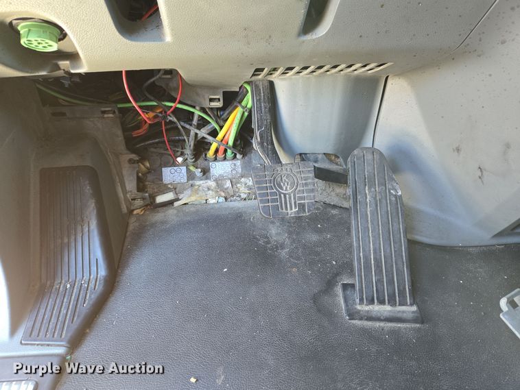 image for item DH9782 2017 Kenworth T680 semi truck