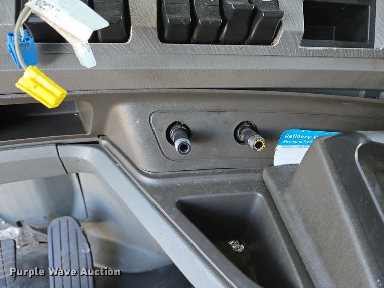 image for item DH9782 2017 Kenworth T680 semi truck