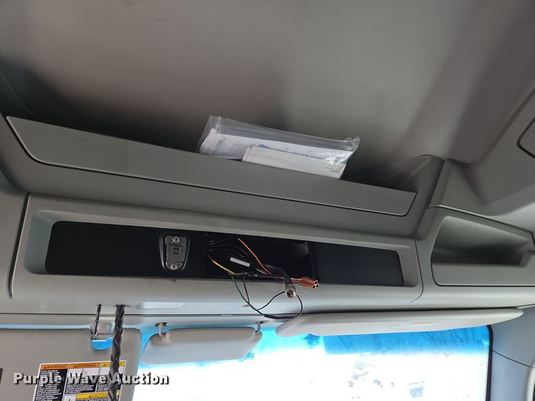 image for item DH9782 2017 Kenworth T680 semi truck