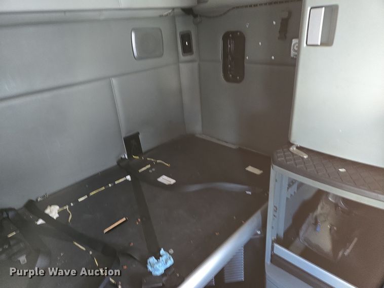 image for item DH9782 2017 Kenworth T680 semi truck