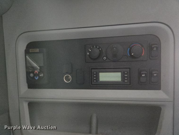 image for item DH9782 2017 Kenworth T680 semi truck