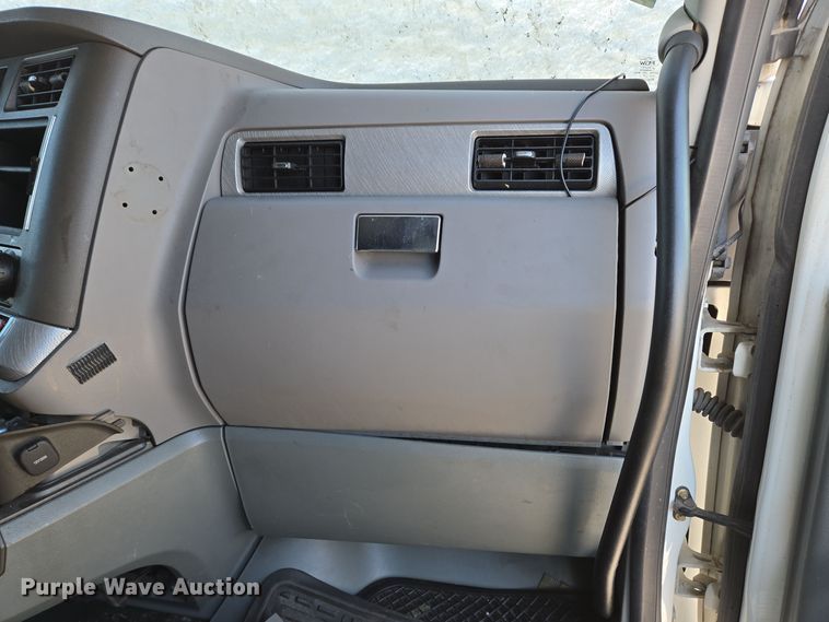 image for item DH9782 2017 Kenworth T680 semi truck