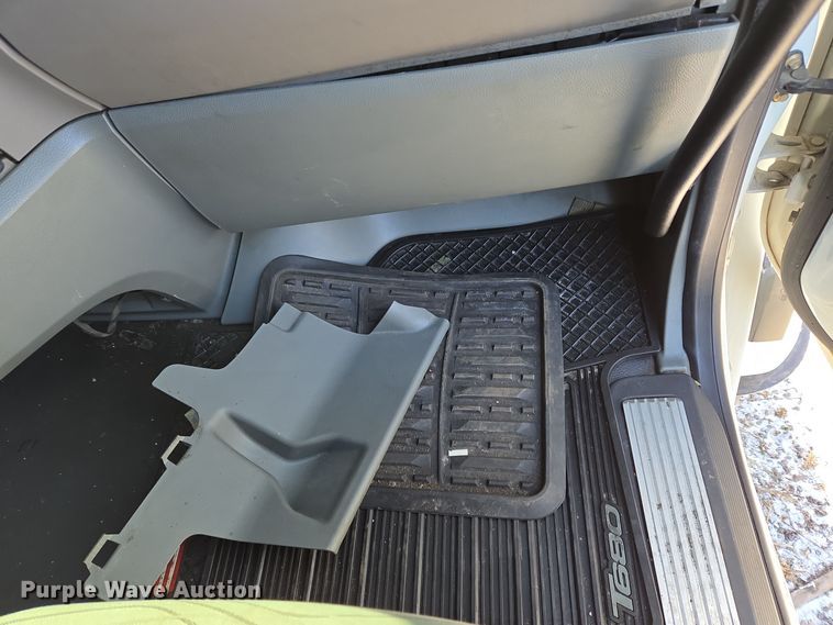 image for item DH9782 2017 Kenworth T680 semi truck