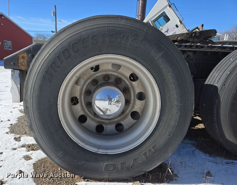 image for item DH9782 2017 Kenworth T680 semi truck