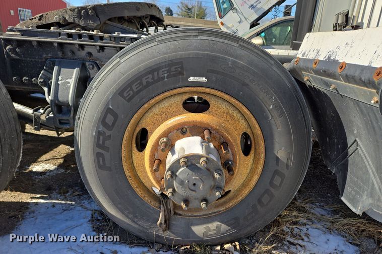 image for item DH9782 2017 Kenworth T680 semi truck