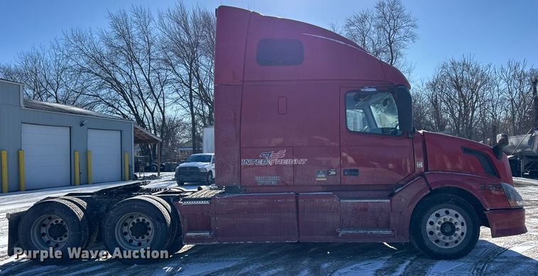 image for item DH9784 2015 Volvo VN Series semi truck