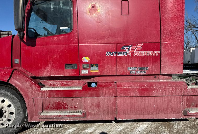 image for item DH9784 2015 Volvo VN Series semi truck