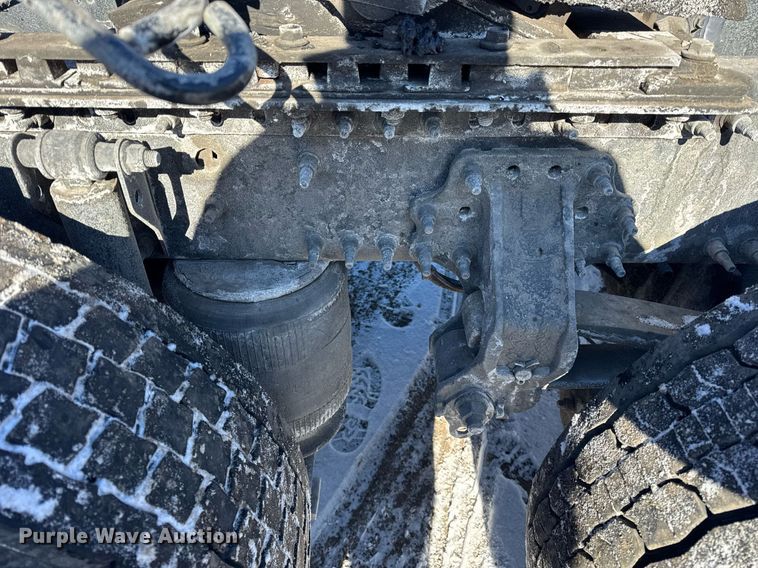 image for item DH9784 2015 Volvo VN Series semi truck