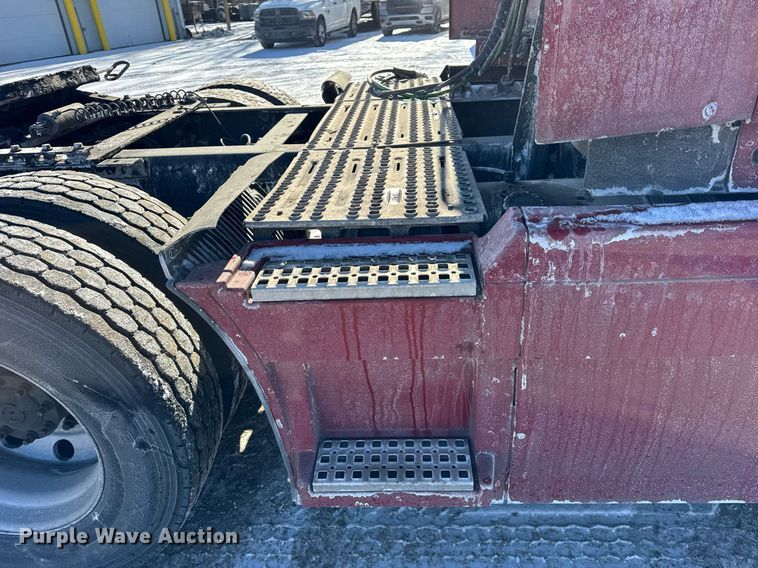 image for item DH9784 2015 Volvo VN Series semi truck