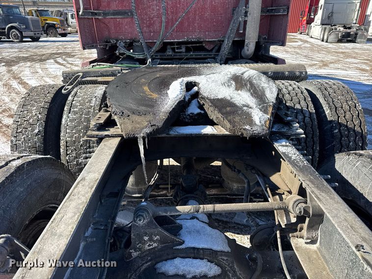 image for item DH9784 2015 Volvo VN Series semi truck