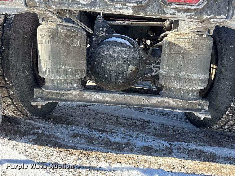 image for item DH9784 2015 Volvo VN Series semi truck