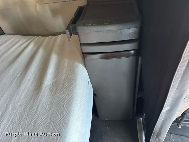 image for item DH9784 2015 Volvo VN Series semi truck