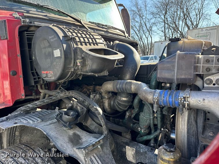 image for item DH9784 2015 Volvo VN Series semi truck