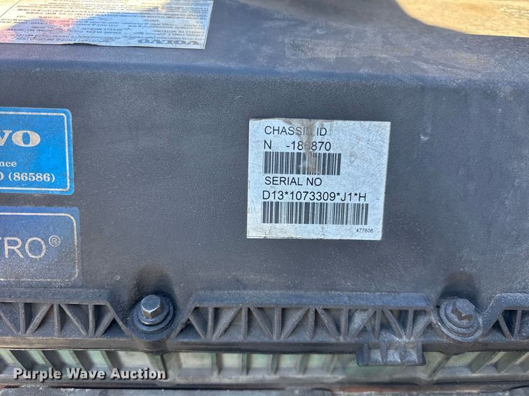 image for item DH9784 2015 Volvo VN Series semi truck