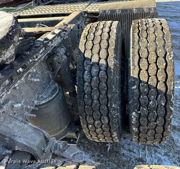 image for item DH9784 2015 Volvo VN Series semi truck