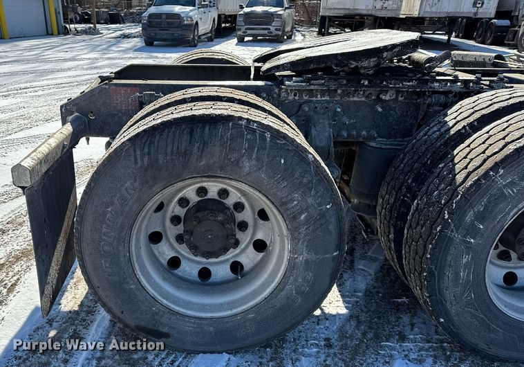 image for item DH9784 2015 Volvo VN Series semi truck