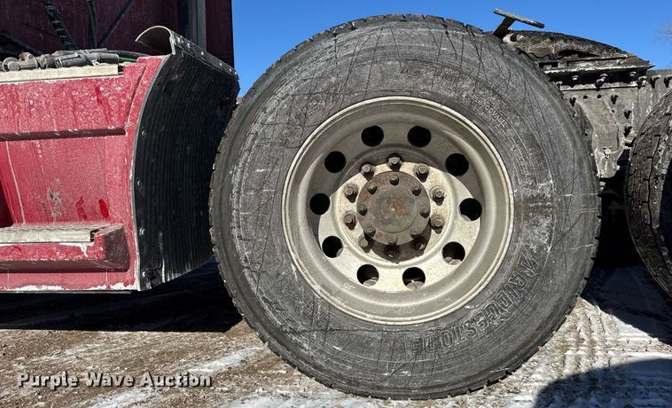 image for item DH9784 2015 Volvo VN Series semi truck