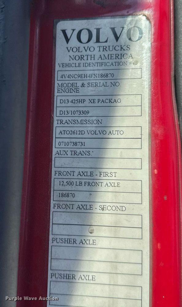 image for item DH9784 2015 Volvo VN Series semi truck