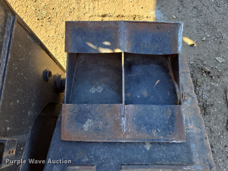 image for item DH9787 1995 Witzco Challenger RG-50 lowboy equipment trailer