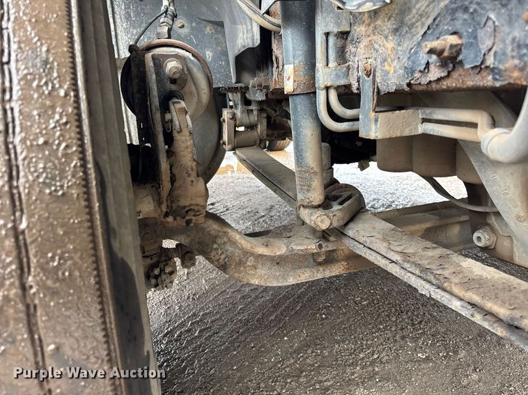 image for item DH9816 2005 Volvo VN semi truck