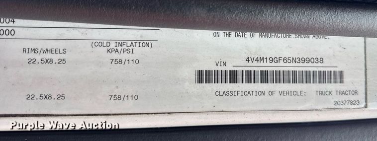 image for item DH9816 2005 Volvo VN semi truck