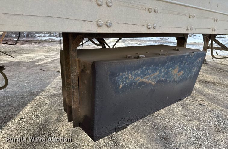 image for item DM5519 1998 Fruehauf dry van trailer