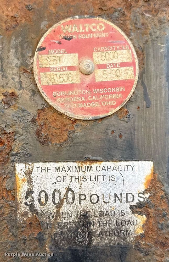 image for item DM5519 1998 Fruehauf dry van trailer