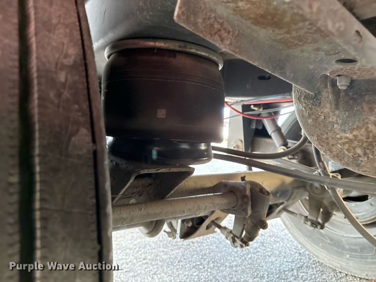 image for item DM5519 1998 Fruehauf dry van trailer