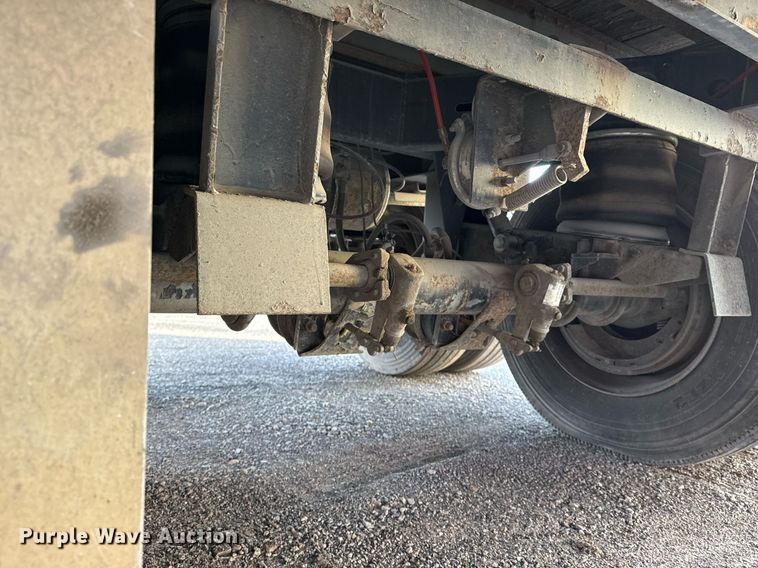 image for item DM5519 1998 Fruehauf dry van trailer