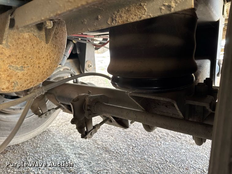 image for item DM5519 1998 Fruehauf dry van trailer