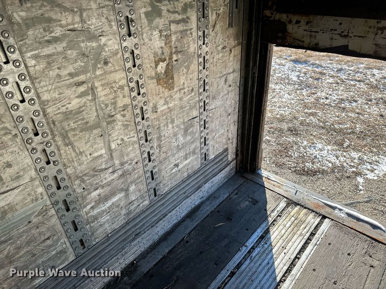 image for item DN0943 2008 Wabash dry van trailer