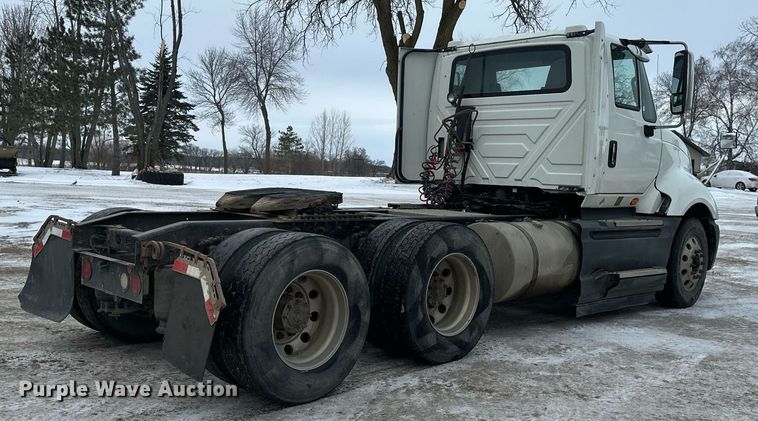 image for item DN0951 2015 International  ProStar 122 semi truck