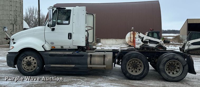 image for item DN0951 2015 International  ProStar 122 semi truck