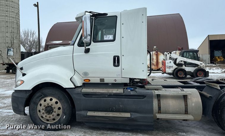 image for item DN0951 2015 International  ProStar 122 semi truck